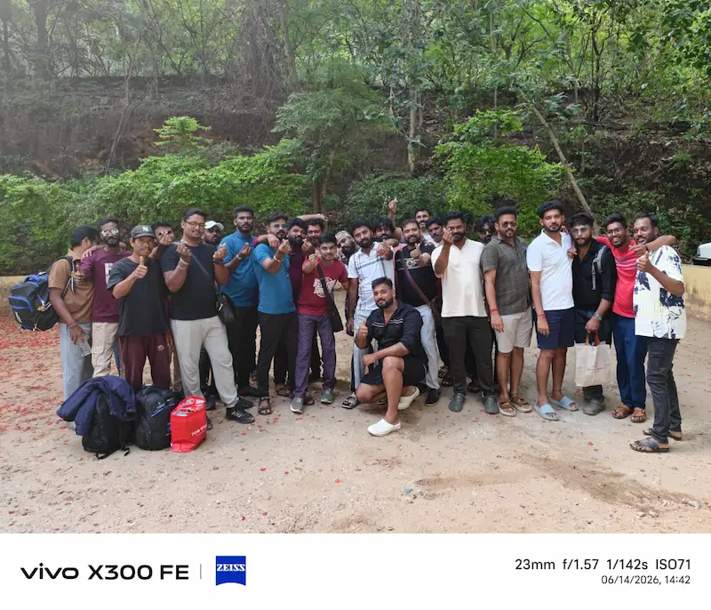 Travelers exploring beautiful destinations with Inaindha Kaigal