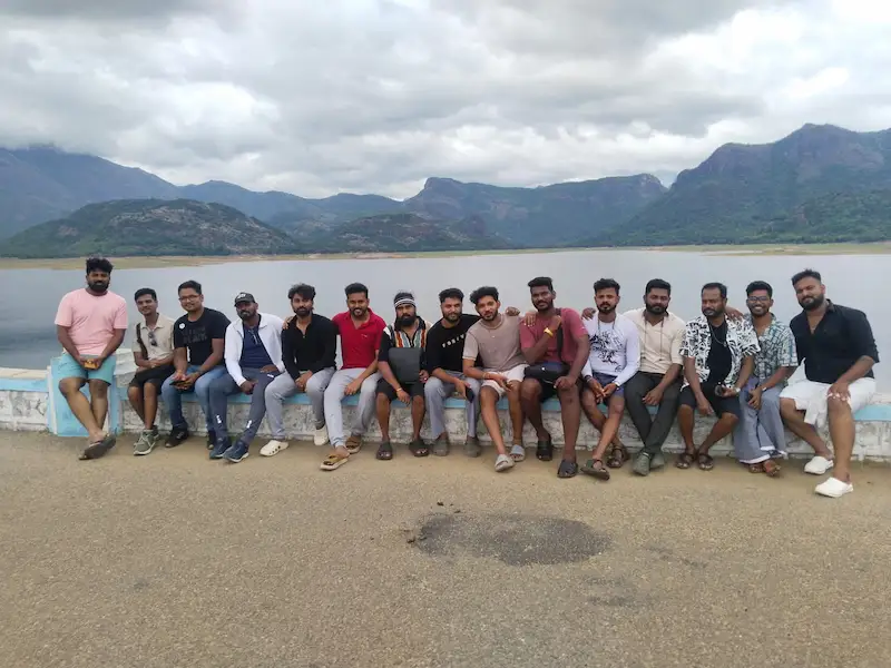 Inaindha Kaigal sightseeing trip